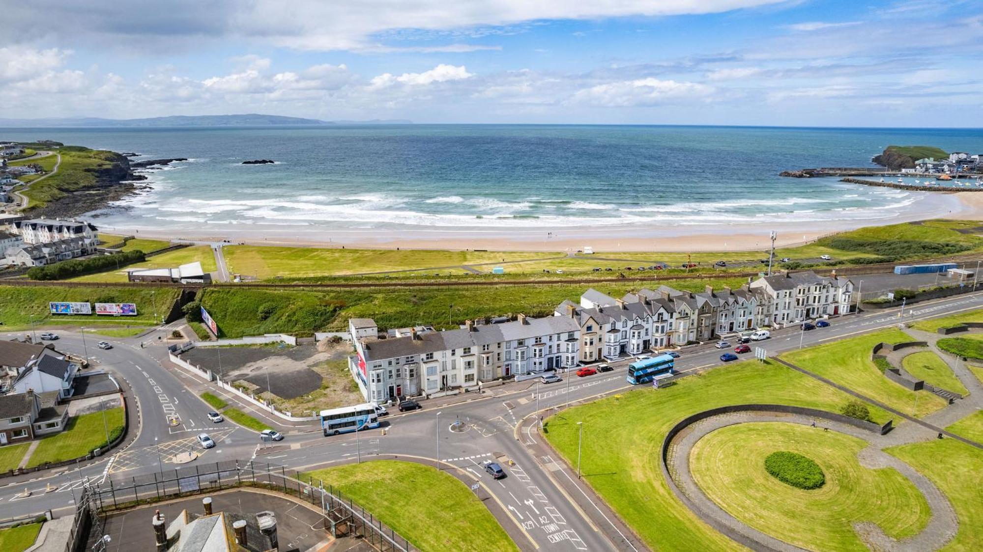 2 Dunluce Green - Portrush By The Sea Exterior photo